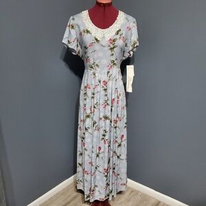 NWT Vintage Darian Maxi Dress Size 12 Lace Collar Tie Waist Blue Pink Roses